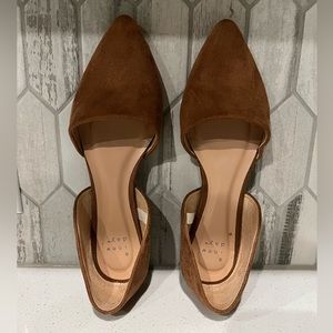 Never worm Pointed Toe flats